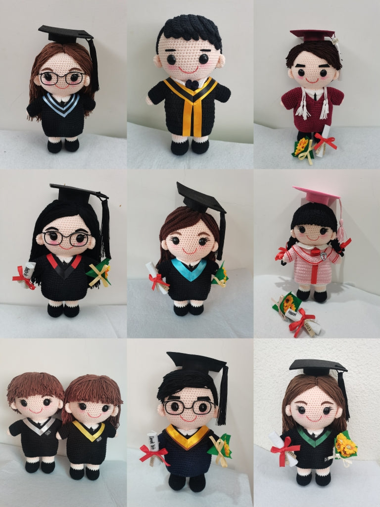 客製化手工鉤織娃娃(28cm)|專屬訂製男孩、女孩、寵物、畢業、情侶、婚禮娃娃|獨特紀念禮物:生日、週年、畢業、情人節