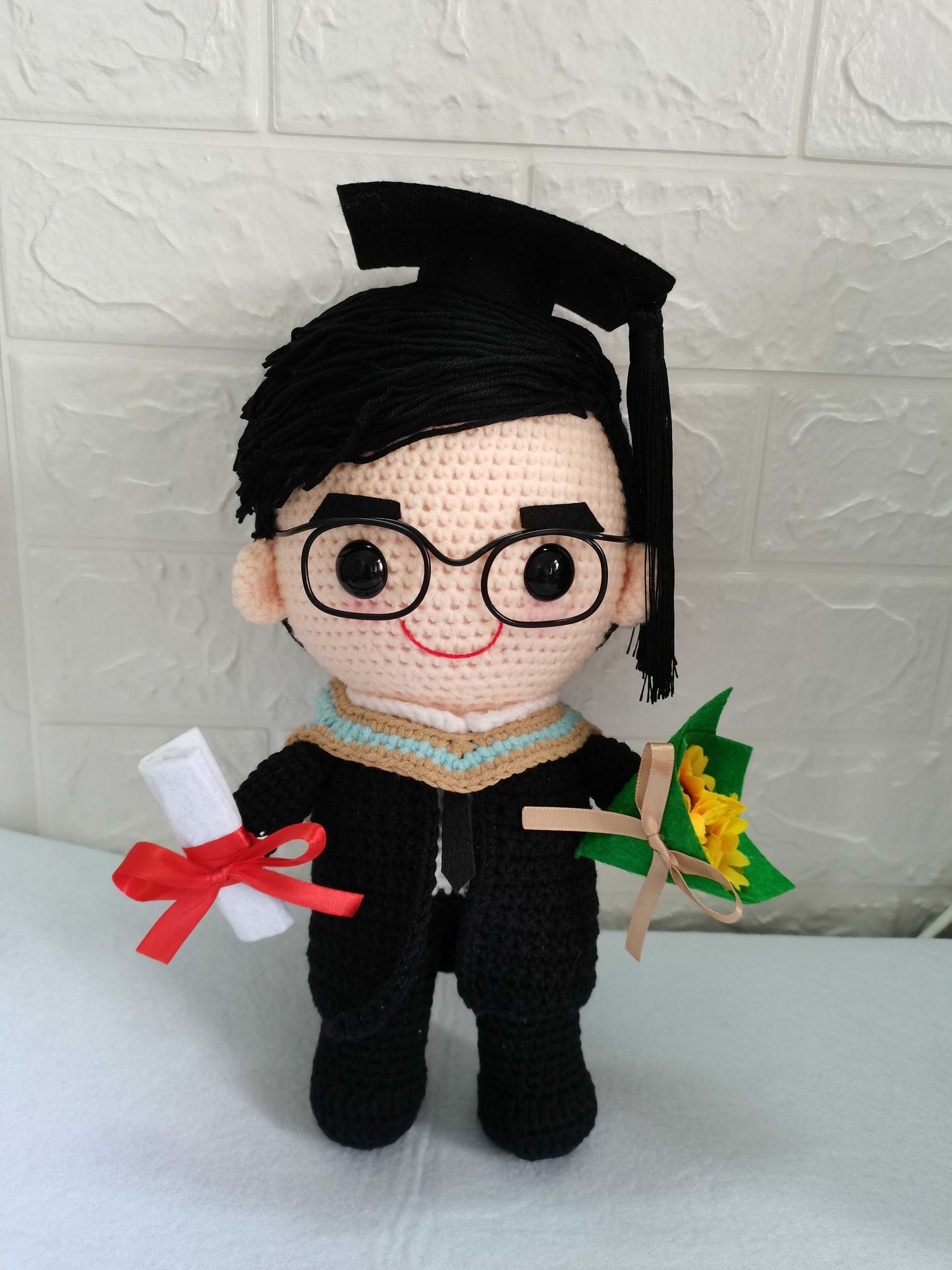 客製化手工鉤織娃娃(28cm)|專屬訂製男孩、女孩、寵物、畢業、情侶、婚禮娃娃|獨特紀念禮物:生日、週年、畢業、情人節