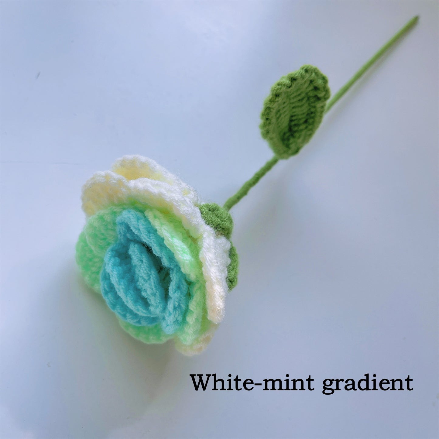 手工鉤織外翻玫瑰——毛線精製,家居裝飾,禮物首選,浪漫迷人,象徵之花,仿真花卉,情人節佳選