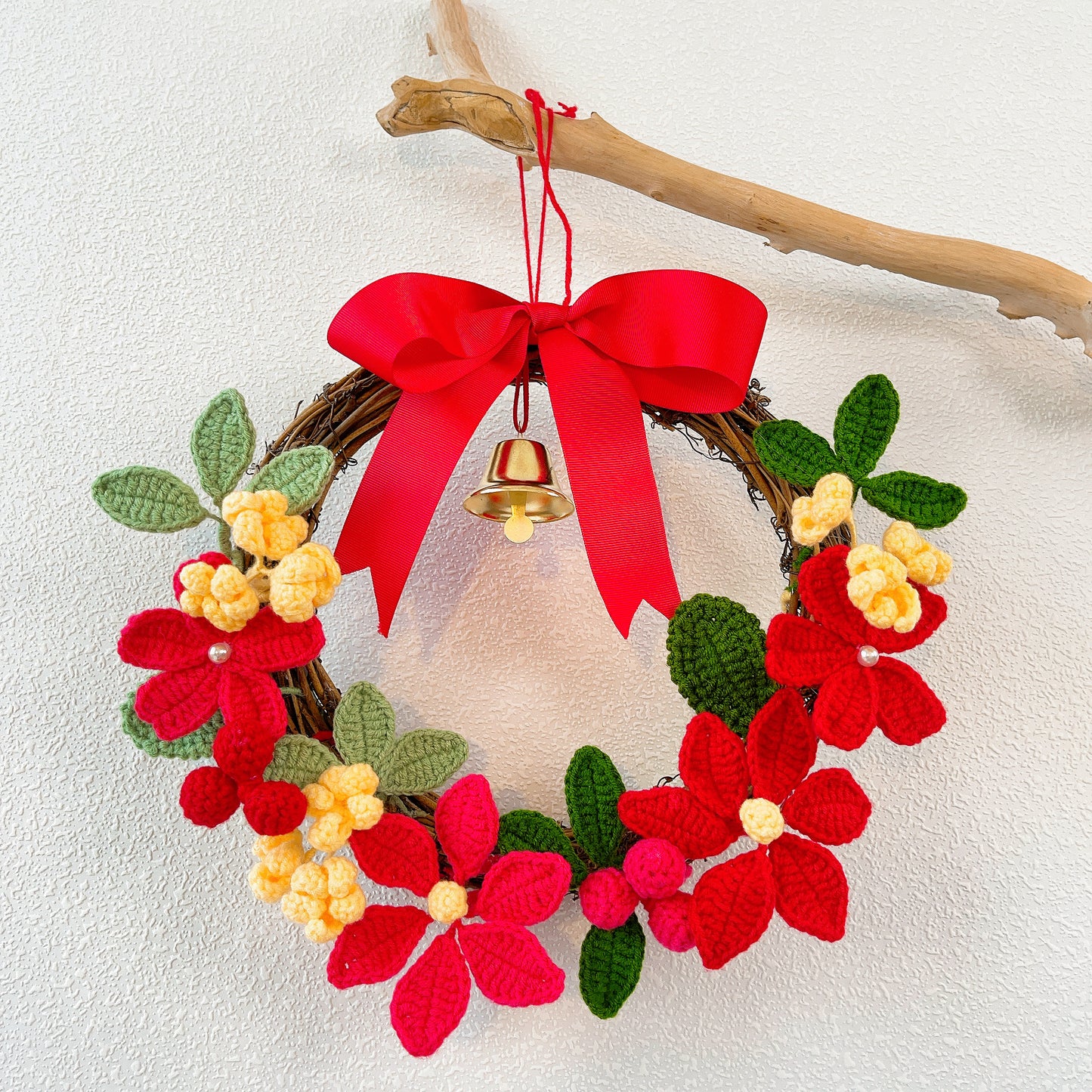 節慶風鉤針編織聖誕紅(Poinsettia)花環飾繩——聖誕裝飾之門飾、聖誕餐桌中心裝飾