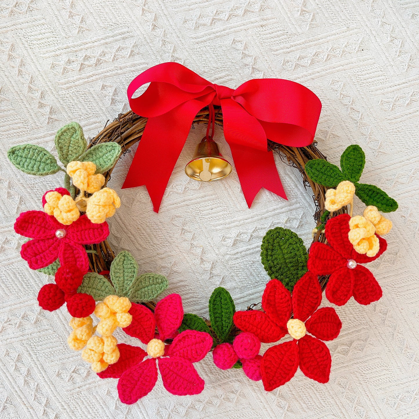 節慶風鉤針編織聖誕紅(Poinsettia)花環飾繩——聖誕裝飾之門飾、聖誕餐桌中心裝飾