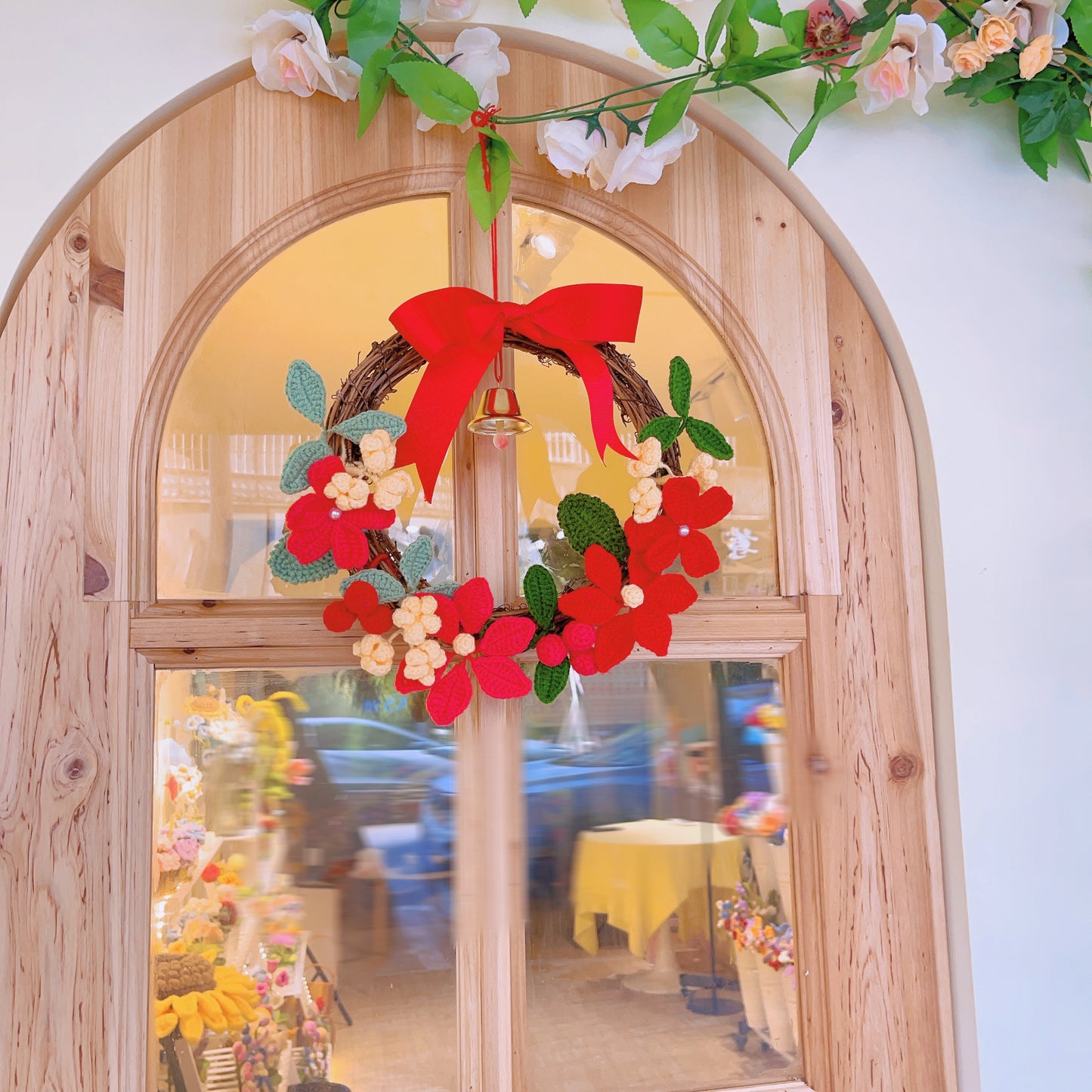 節慶風鉤針編織聖誕紅(Poinsettia)花環飾繩——聖誕裝飾之門飾、聖誕餐桌中心裝飾