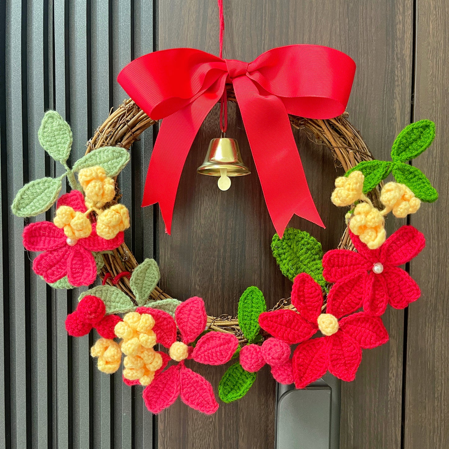 節慶風鉤針編織聖誕紅(Poinsettia)花環飾繩——聖誕裝飾之門飾、聖誕餐桌中心裝飾