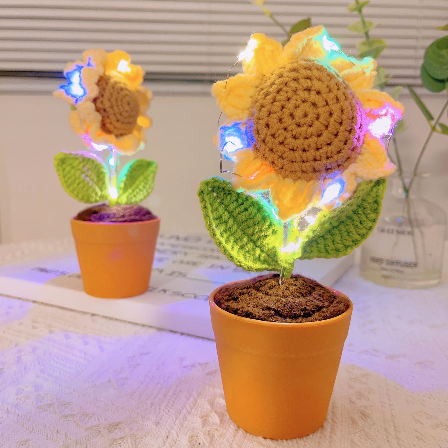 手工鉤針向日葵盆栽 - 擬真仿真花 - 獨特居家裝飾 - 植物愛好者完美禮物 - 匠心手作工藝