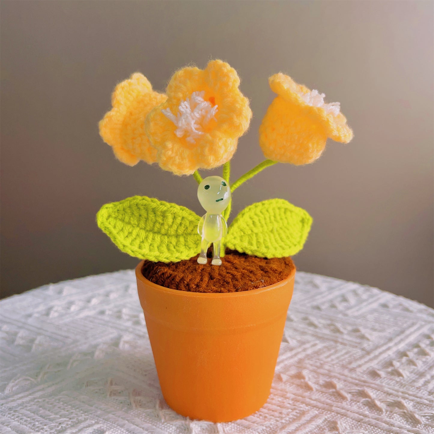 Planta de lirio de la valle tejida a mano - Flores LED luminosas - Decoración única para el hogar - Regalo perfecto para los amantes de las plantas - Hecha a mano en hilo