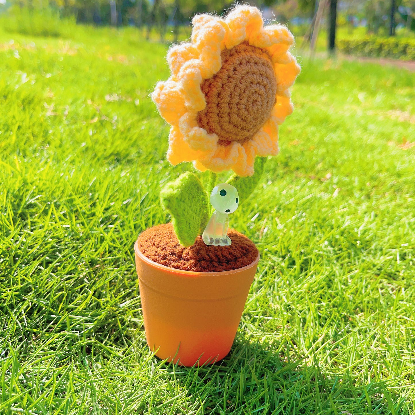 手工鉤針向日葵盆栽 - 擬真仿真花 - 獨特居家裝飾 - 植物愛好者完美禮物 - 匠心手作工藝