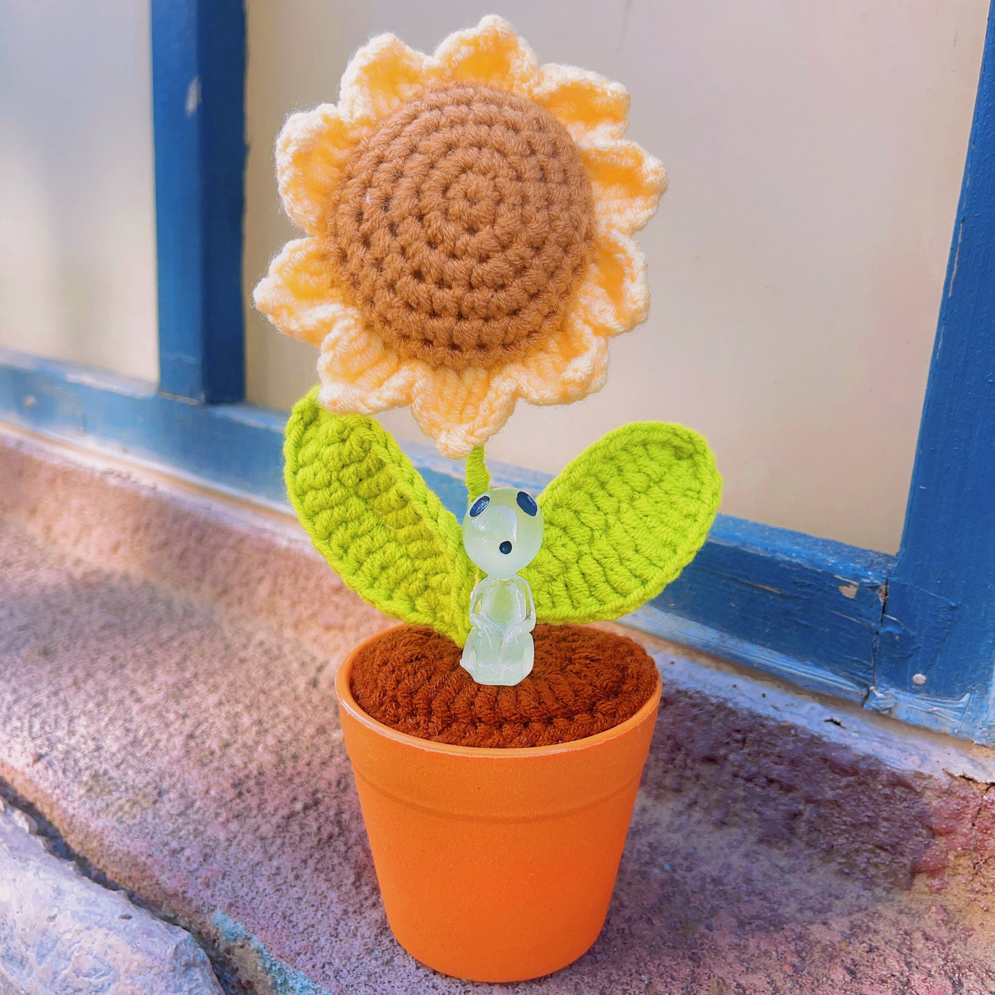 手工鉤針向日葵盆栽 - 擬真仿真花 - 獨特居家裝飾 - 植物愛好者完美禮物 - 匠心手作工藝