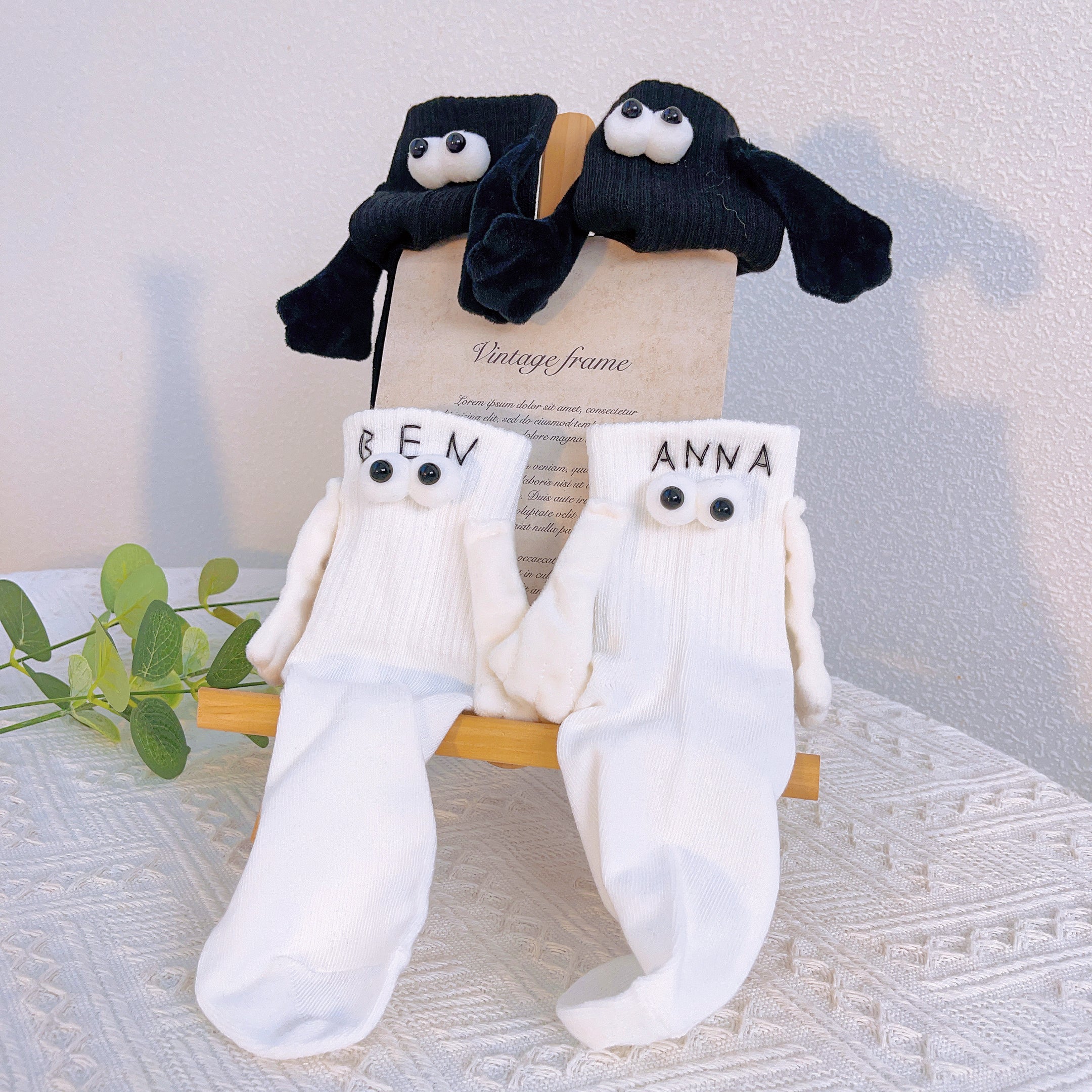 Enchanting Connections Magnetic Couple Hand-Holding Synergy Socks: Per Enchanting Connections Magnetic Couple Hand-Holding Synergy Socks: Per