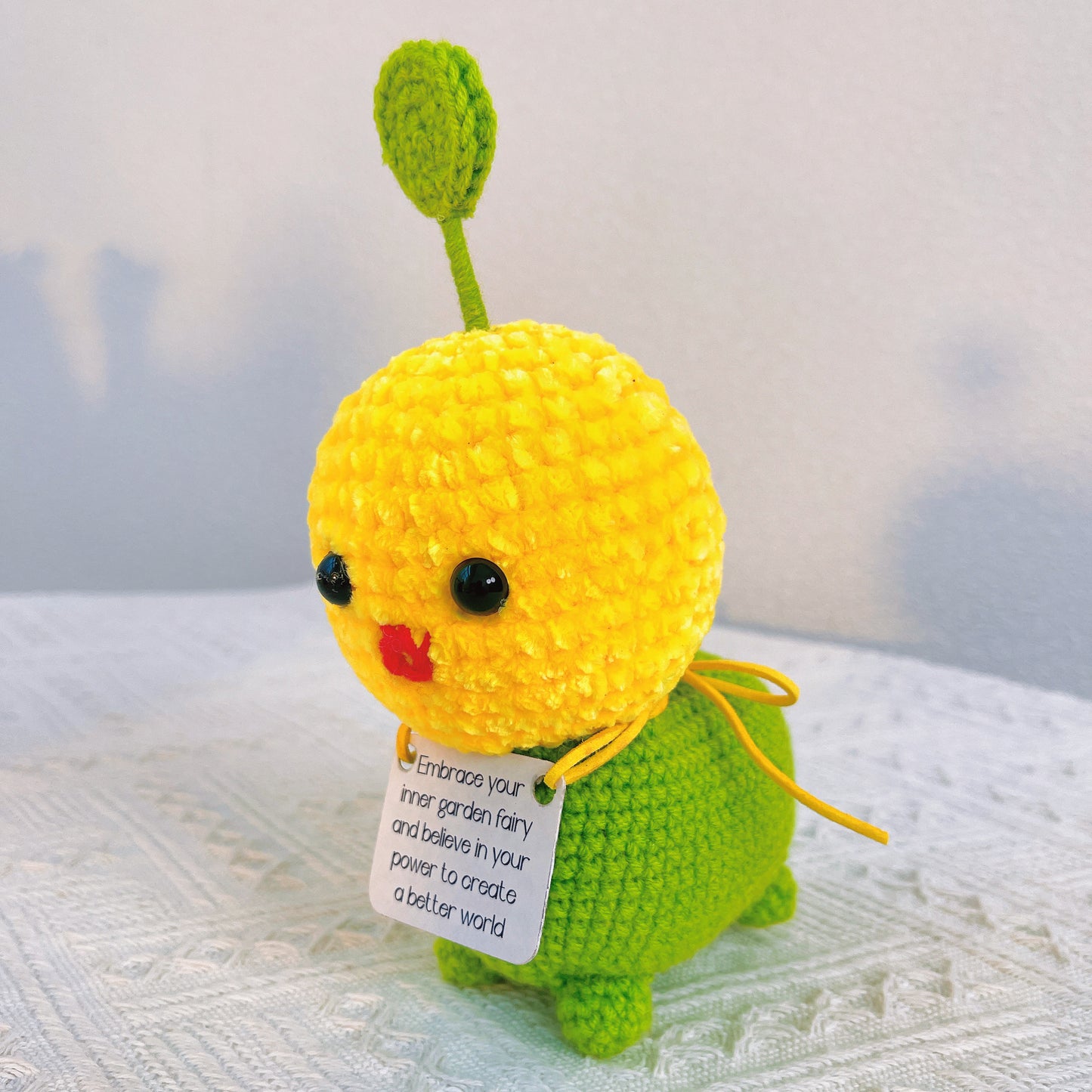 迷人環保小狗:手工絨鉤毛絨玩偶,啟發綠色未來