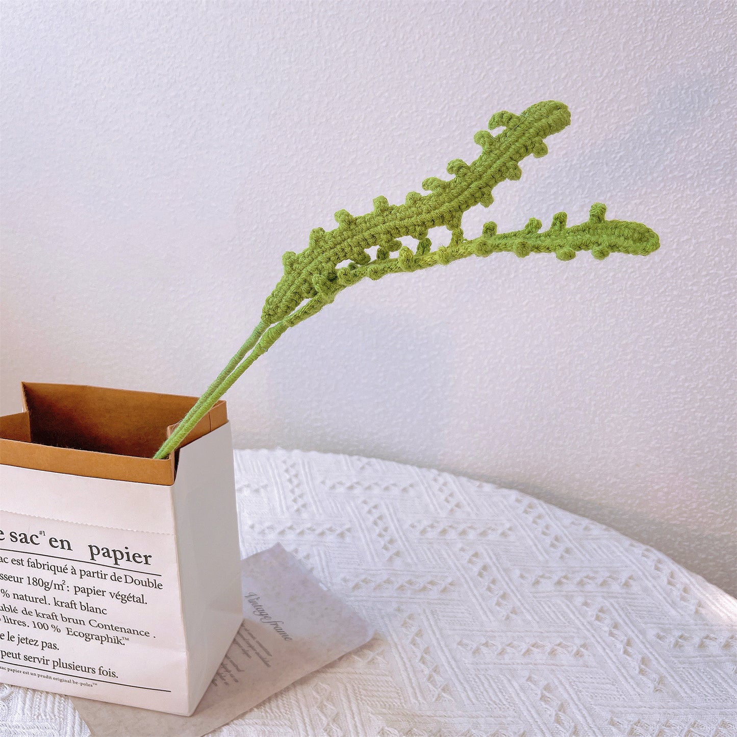 手工刺繡蕨葉綠籬花插