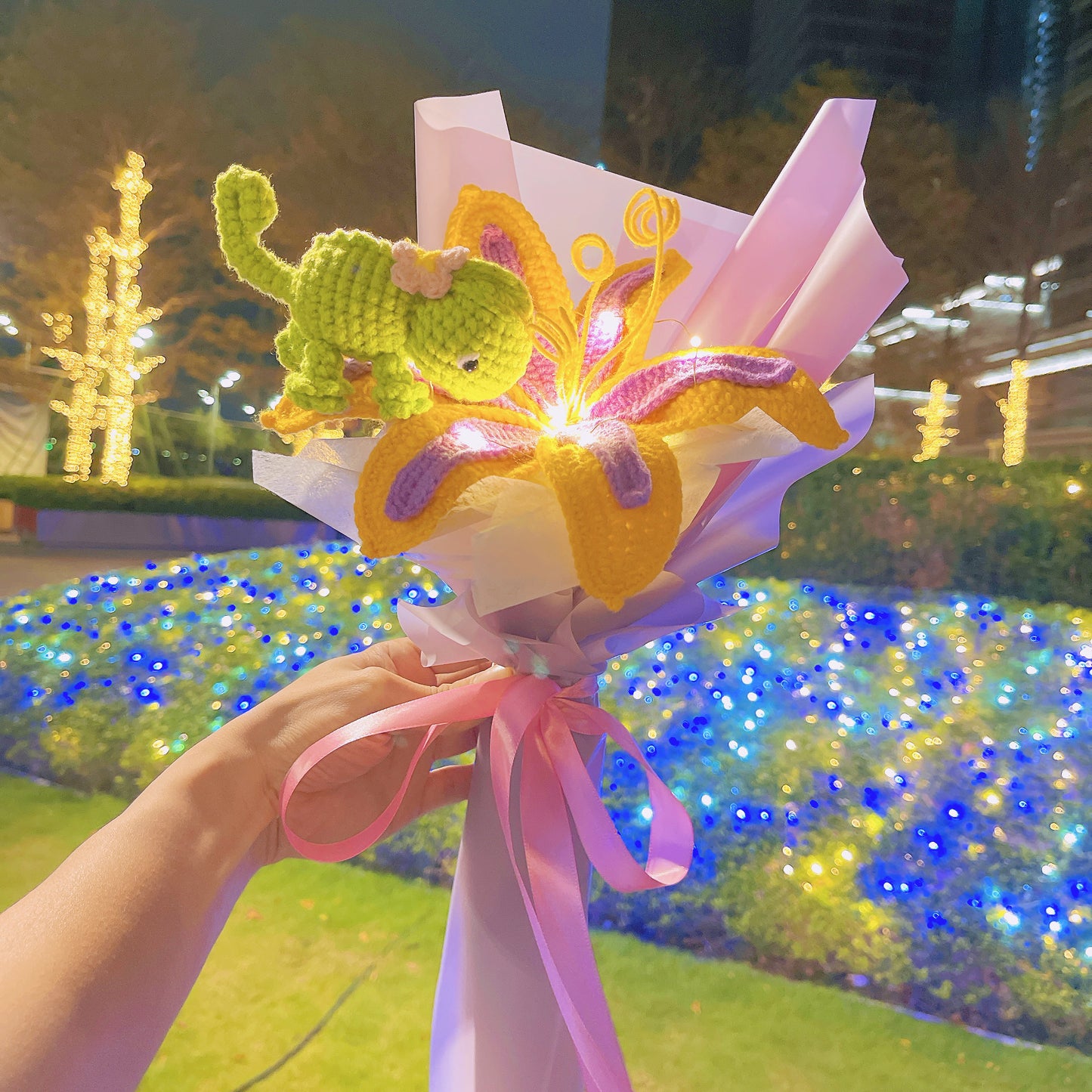 鉤針編織向日葵變色龍花插花束