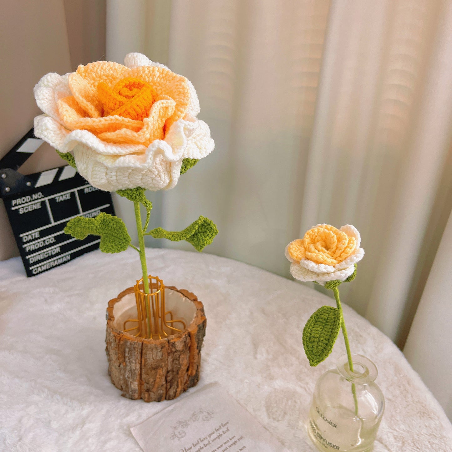 六月誕生花「玫瑰滿天星花束」——手工鉤織單枝國花慶典禮盒