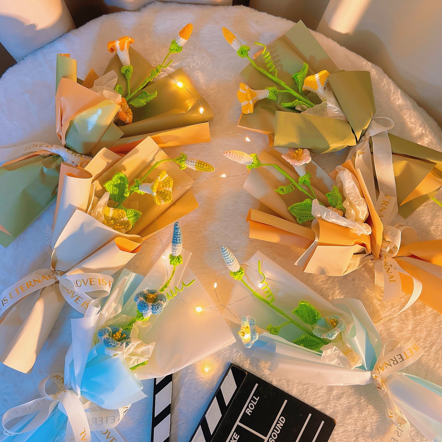 حزمة الزفاف صباحية المولد في شهر سبتمبر - مخطوطة يدوياً من خيط واحد مع قلاب - مثالية لمحبي الحدائق أو الاحتفالات بالشهر التاسع