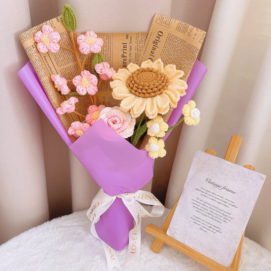 手工鉤織「陽光與幸福」花束——向日葵、桃花、絨球花、玫瑰,適合送給特別的人慶生或紀念日禮物