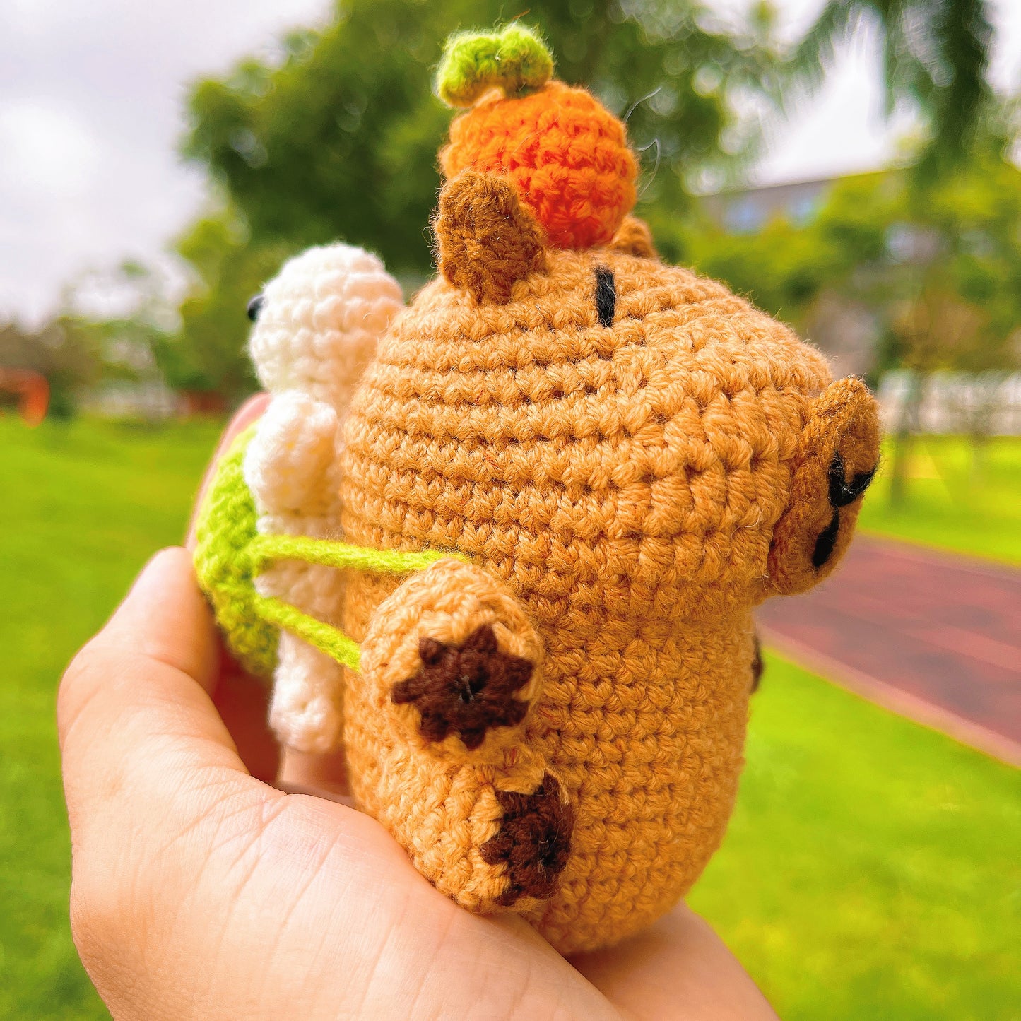 Jornada Serena da Capivara com Amigo Tartaruga "Contigo nas Costas" - Figura Decorativa Única para Melhor Amigo, Presente para Casa, Escritório ou Decoração de Festas