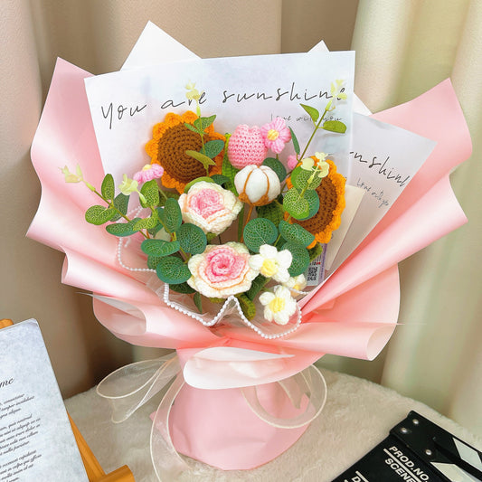 花卉交響曲:粉紅手工鉤針花卉花束——向日葵、鬱金香、蓬鬆花、玫瑰與棉朵——母親節、婚禮或情人節的絕美禮物