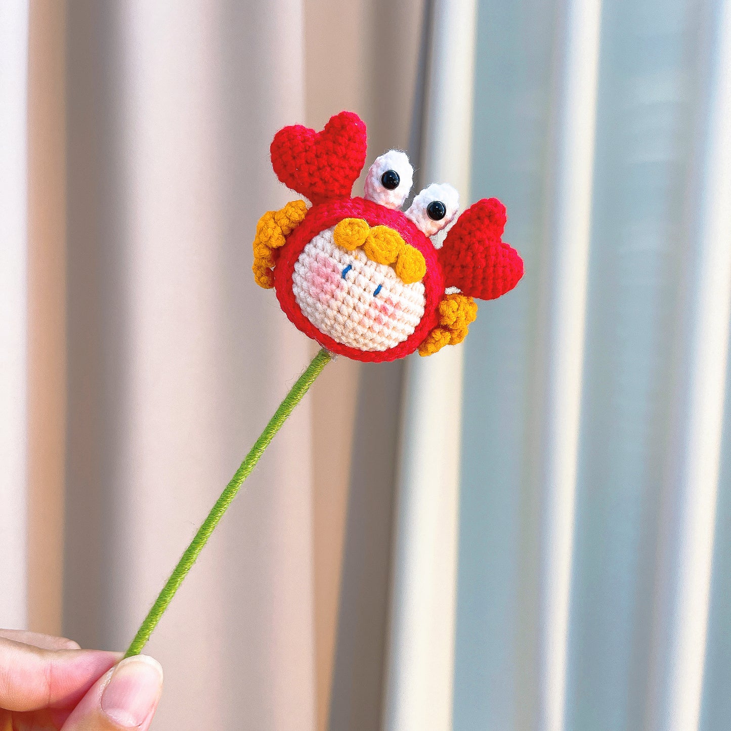 Crochet Cancer Zodiac Bouquet - Handmade Pink Roses & Plush Crab Doll - Hypoallergenic Floral Gift for Birthdays, Mother's Day - Allergy-Free Fabric Flowers