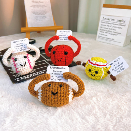 手工鉤針運動球類鑰匙圈——籃球、棒球、美式足球、網球 - 可客製化祝福語的禮物 - 專為運動愛好者、生日、節日及特殊場合打造
