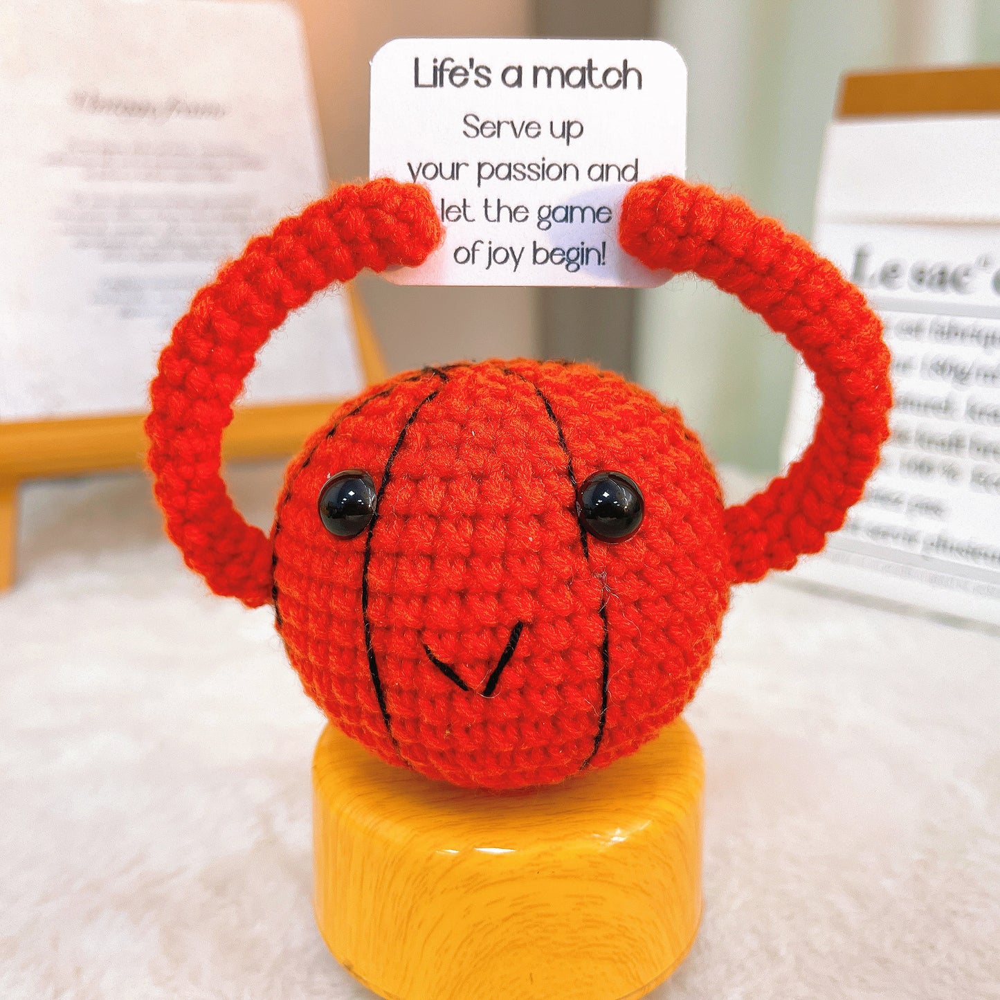 手工鉤針運動球類鑰匙圈——籃球、棒球、美式足球、網球 - 可客製化祝福語的禮物 - 專為運動愛好者、生日、節日及特殊場合打造