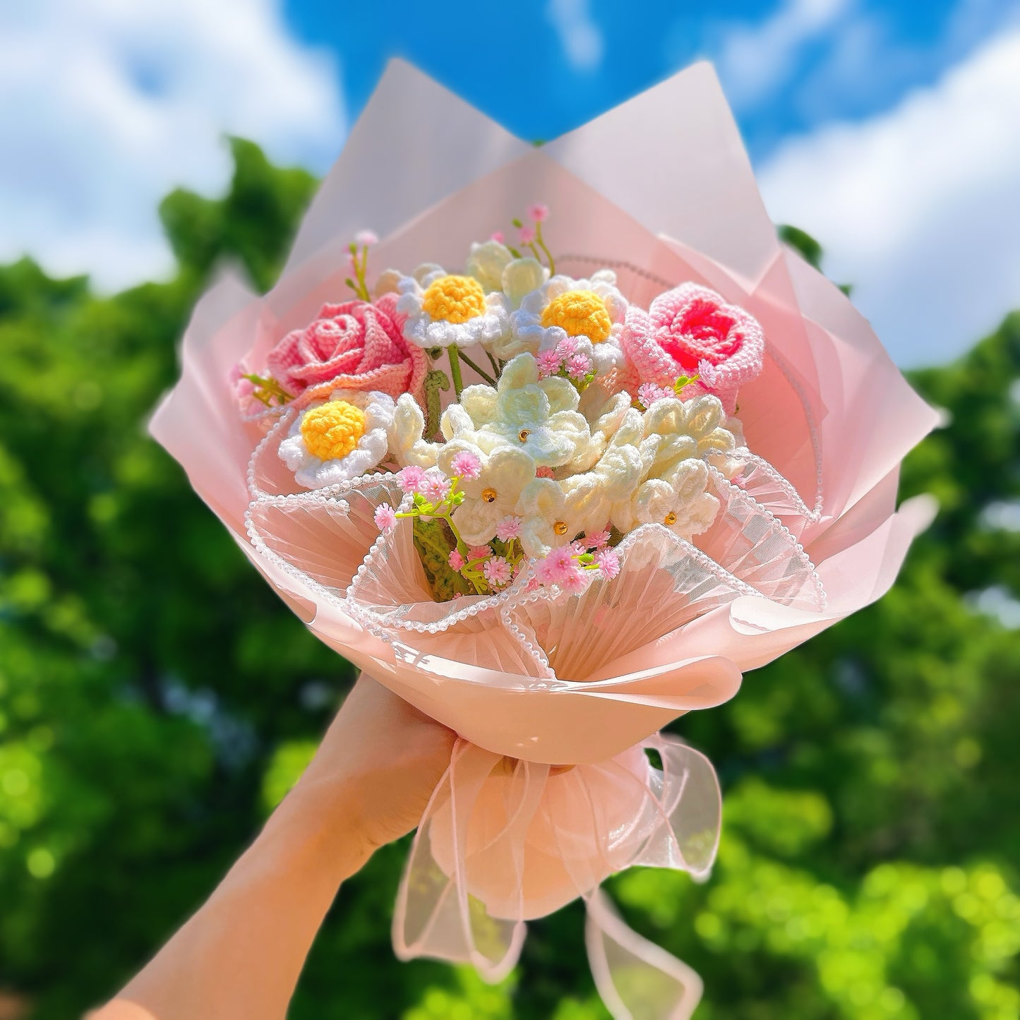 花屋系列|手作鉤針粉漾甜夢花禮|粉玫瑰、勿忘我、小菊|婚禮、週年慶、畢業禮的浪漫信物