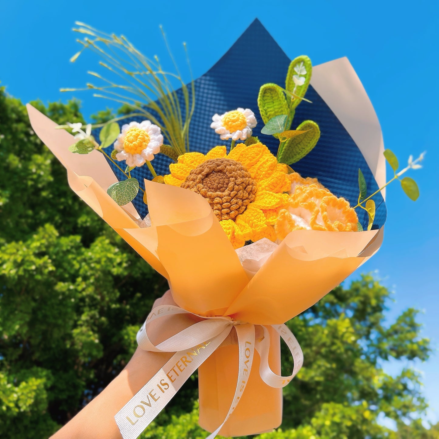 手工鉤針永恆花飾 - 向日葵、小雛菊、康乃馨 – 環保禮品,適合婚禮、生日及畢業慶典