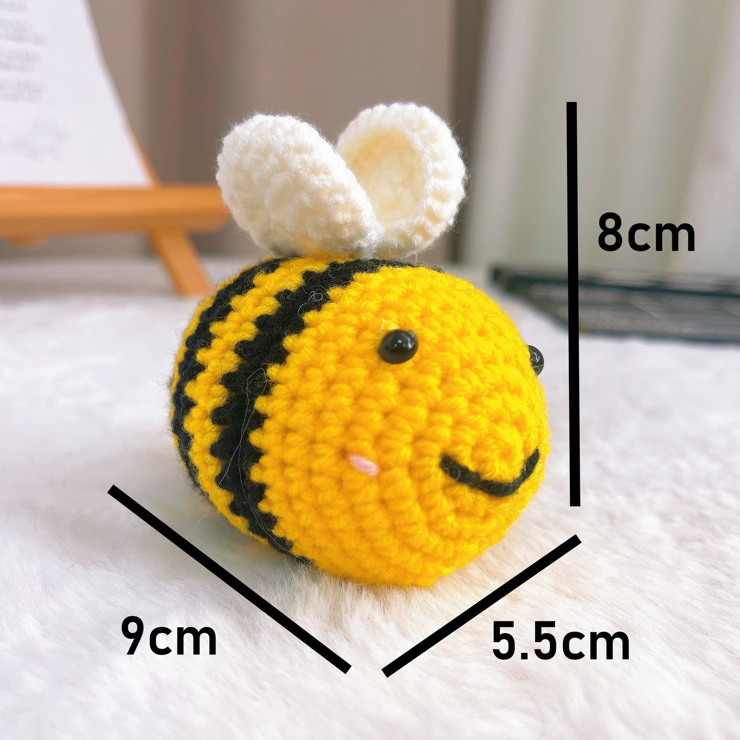 手鉤蜜蜂布偶 - 黑黃相間絨毛蜜蜂配白色翅膀,環保鉤針編織禮物,適用生日、寶寶派對、自然愛好者、家居裝飾、兒童玩具