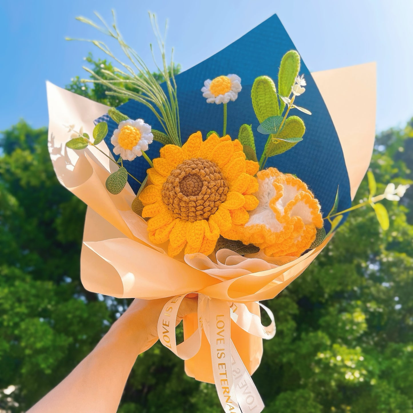 手工鉤針永恆花飾 - 向日葵、小雛菊、康乃馨 – 環保禮品,適合婚禮、生日及畢業慶典