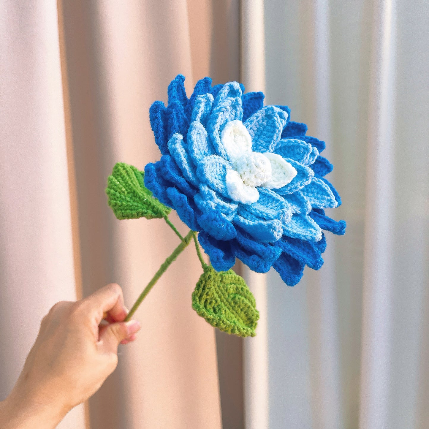 Handmade Crochet Dahlia Flower Bouquet – Realistic 7-Layer Heavy Craft Floral Arrangement, Hypoallergenic Gift for Wedding, Anniversary, Mother’s Day