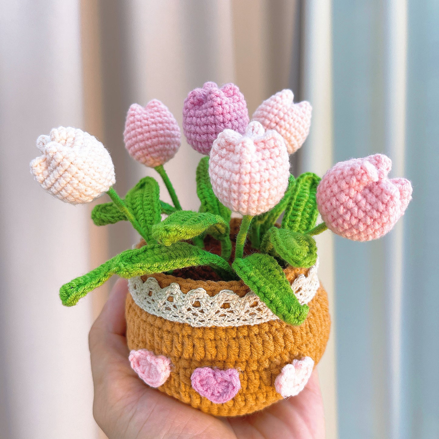 手工鉤針編織鬱金香花盆 - 低敏花卉家居裝飾 - 完美適合暖房派對、母親節及春季禮物