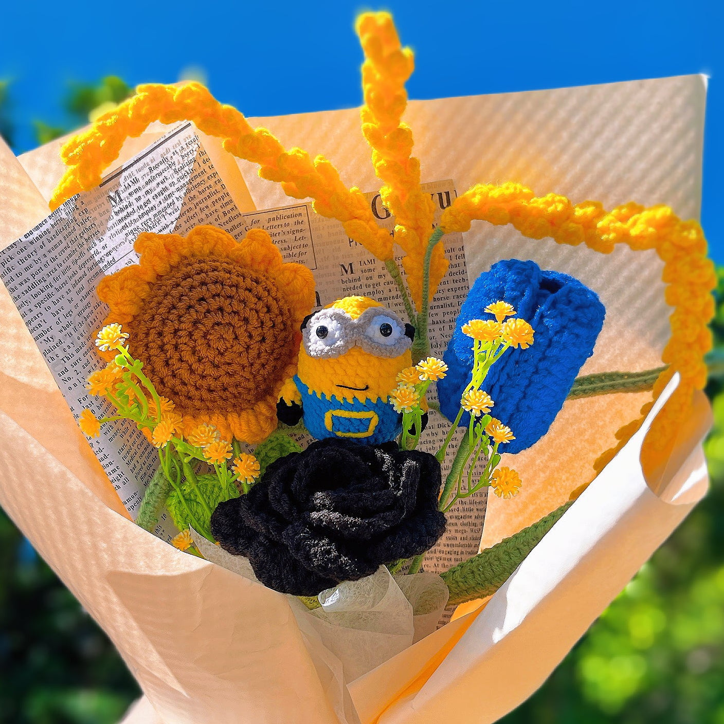 手工鉤針花束-向日葵、藍色鬱金香、黑玫瑰、畢業低過敏禮物