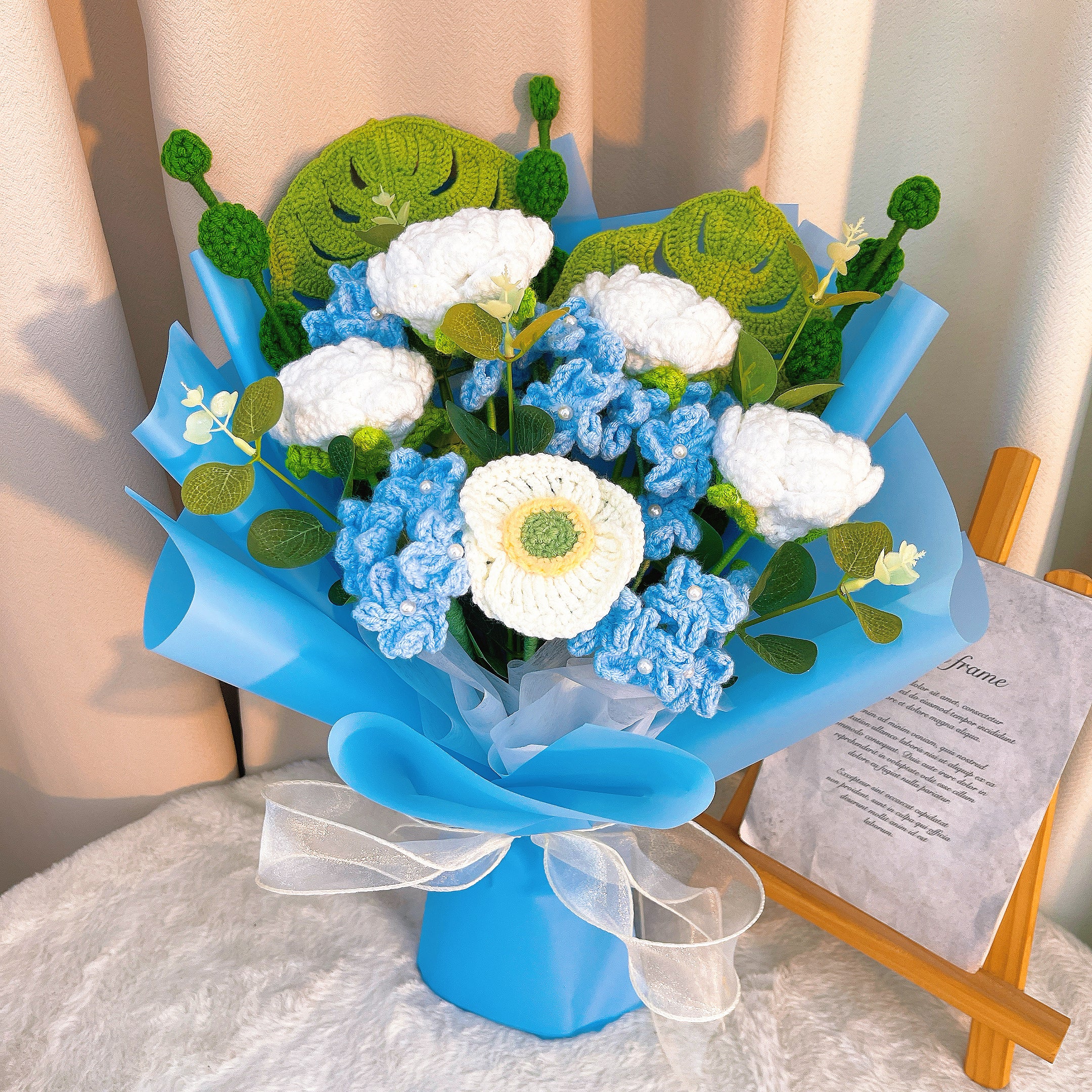 青フラワー　水色デニム◆ ラミネート   移動ポケット　ハンドメイド　マチあり Handmade Crochet Hydrangea Bouquet - Roses, Forget-Me-Nots, Poppies -
