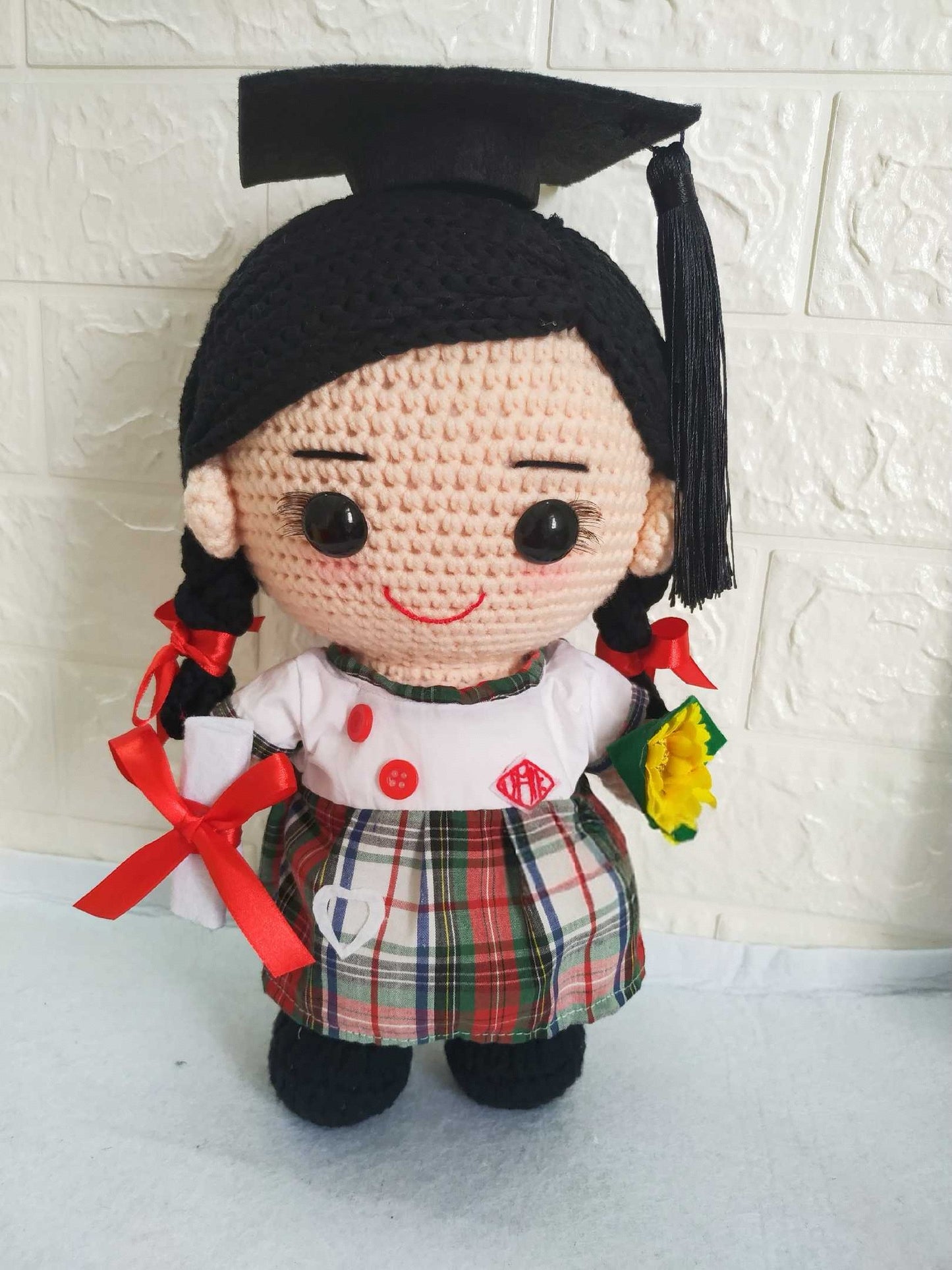 客製化手工鉤織娃娃(28cm)|專屬訂製男孩、女孩、寵物、畢業、情侶、婚禮娃娃|獨特紀念禮物:生日、週年、畢業、情人節