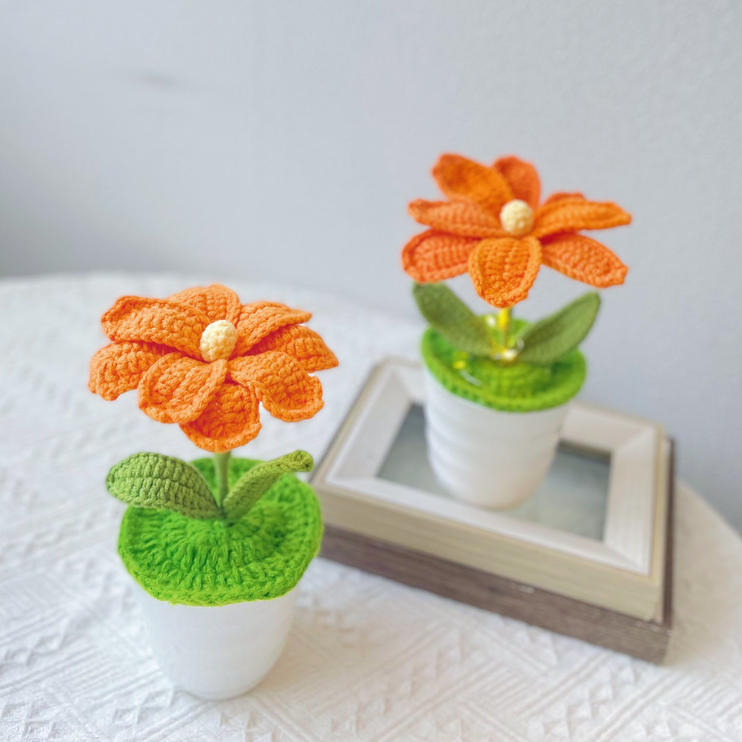 Handmade Crochet Gesang Flower Pot - Unique Home Decor, realistic faux plant, perfect gift for plant lovers