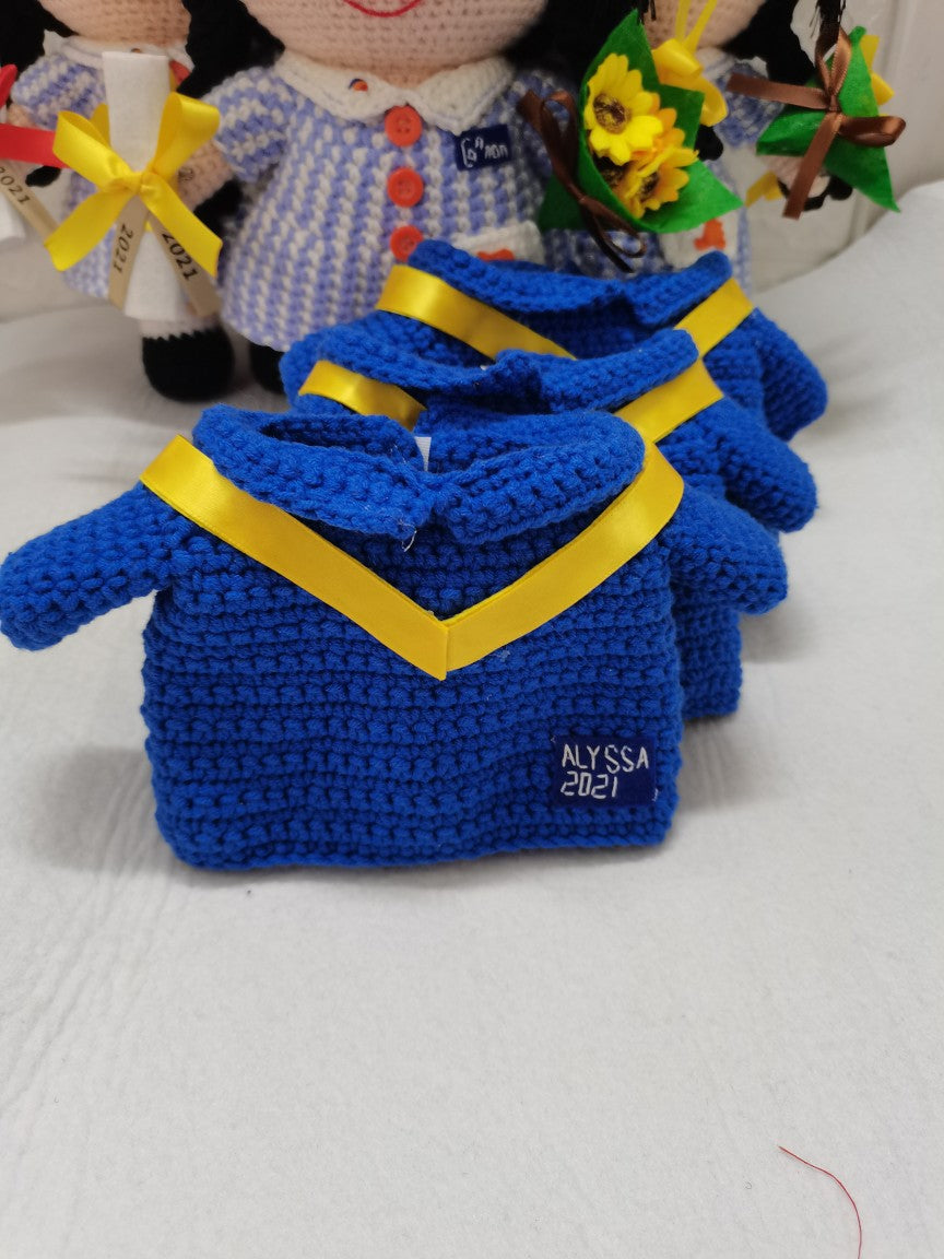 客製化手工鉤織娃娃(28cm)|專屬訂製男孩、女孩、寵物、畢業、情侶、婚禮娃娃|獨特紀念禮物:生日、週年、畢業、情人節