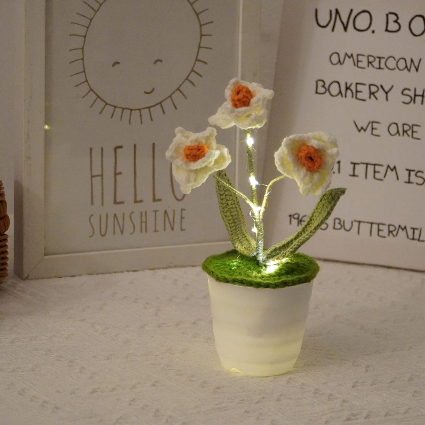 鉤針編織水仙盆栽 - 適合家中或辦公室的室內植物,手工製作,適合擺放臥室,永不凋謝之花,送她的禮物,小夜燈