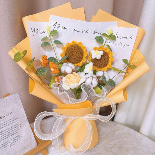 金色陽光:手工鉤針黃色花束——向日葵、圓球花、棉朵、玫瑰