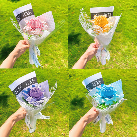 鉤針編織帝王花包裝花束 - 多色手工漸層花卉搭配愛心裝飾,適合花粉過敏、乾草熱患者