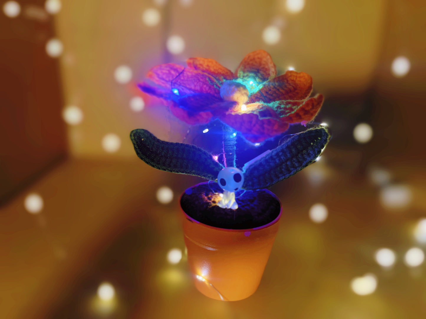 Handmade Crochet Gesang Flower Pot - Unique Home Decor, realistic faux plant, perfect gift for plant lovers
