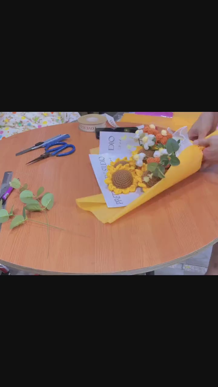 Handmade Crochet Sunflower Bouquet Arrangement, Graduation Gifts, Unique Gift Idea, Father's Day Gift, Birthday, Wedding, Thank You Gifts