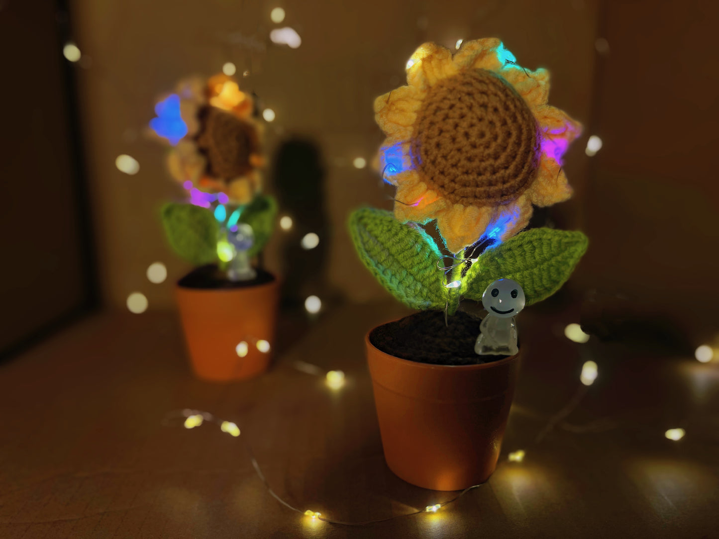 手工鉤針向日葵盆栽 - 擬真仿真花 - 獨特居家裝飾 - 植物愛好者完美禮物 - 匠心手作工藝