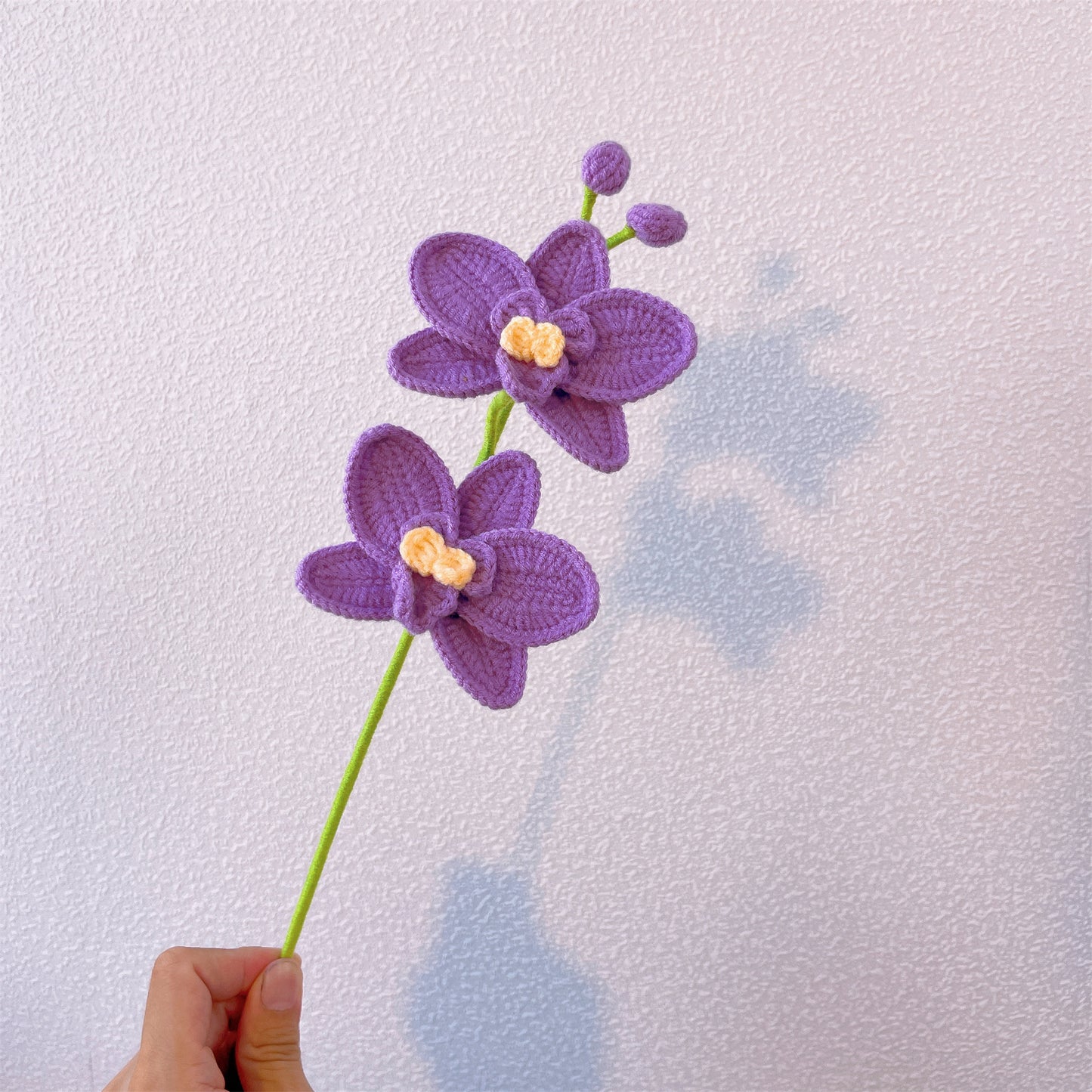 Handgefertigter Phalaenopsis-Orchideenstecker für Heimdekoration und Pflanzenunterstützung – Häkelgarn-Bastelarbeiten, Innendekoration, einzigartige Geschenke, Häkelstrauß