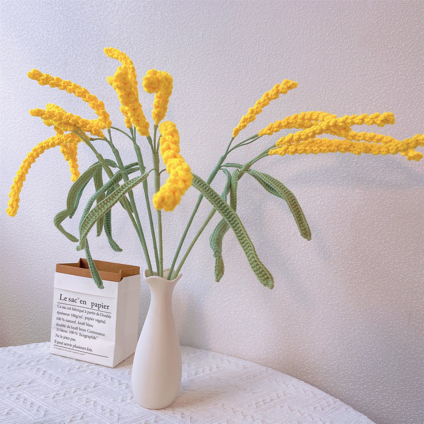 Fascino Rustico: Pallo di Orzo Fatto a Mano a Maglia per un Bouquet di Decorazione Naturale del Giardino
