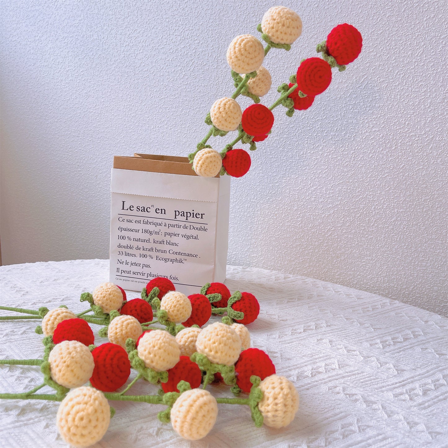 Fiori di Trellis di Pomodoro: Paletto Artigianale a Maglia con Fiori per Giardini di Vite Vibranti