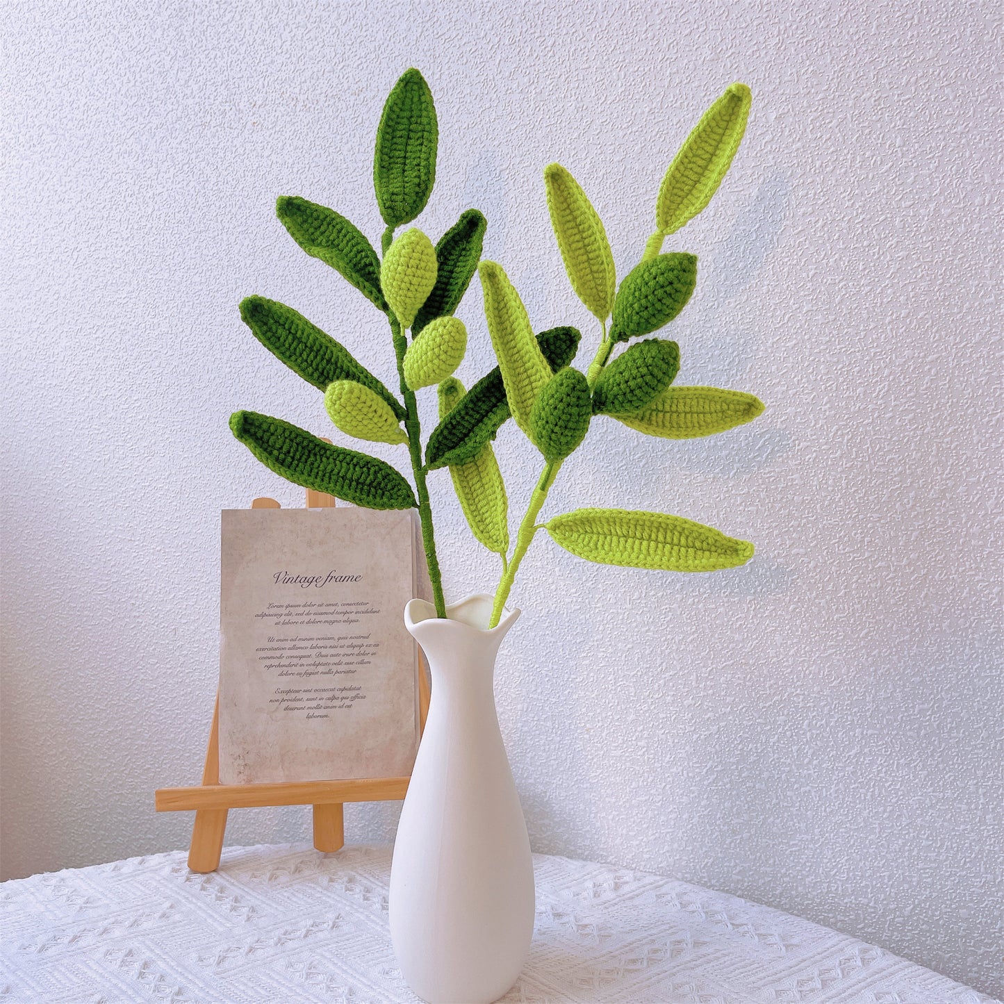 Oasi Mediterranea: Foglie di Olivo Fatte a Mano a Maglia con Palo per Olive per una Decorazione Naturale del Giardino