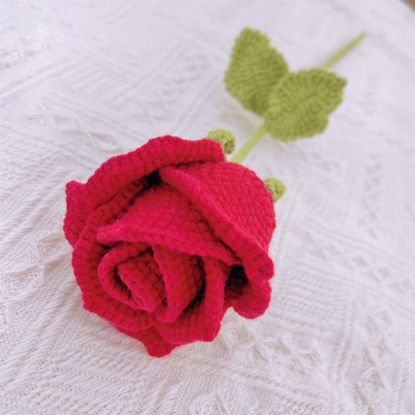 Handgefertigte gehäkelte Rosen in Tassenform – aus Garn gefertigt, Heimdekoration, Geschenkidee, einzigartig und elegant, symbolische Blume, Vatertagsgeschenke von der Tochter