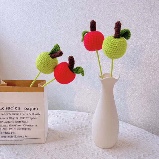 Raccolta Fresca: Palo Artigianale a Maglia a Forma di Mela per una Decorazione Giardino Fantastica