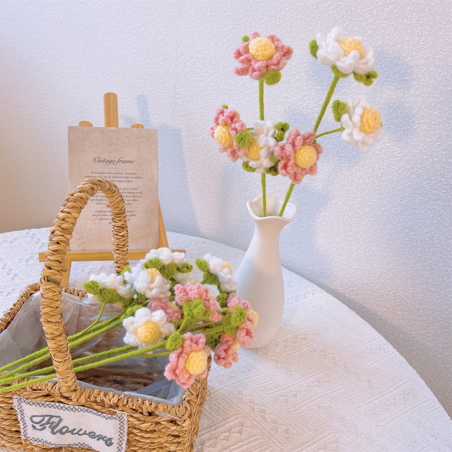 Serenidad en Flor: Palo de manzanilla tejido a mano para una decoración de jardín calmante