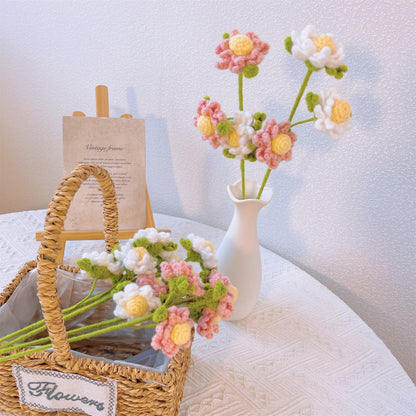 Serenidad en Flor: Palo de manzanilla tejido a mano para una decoración de jardín calmante