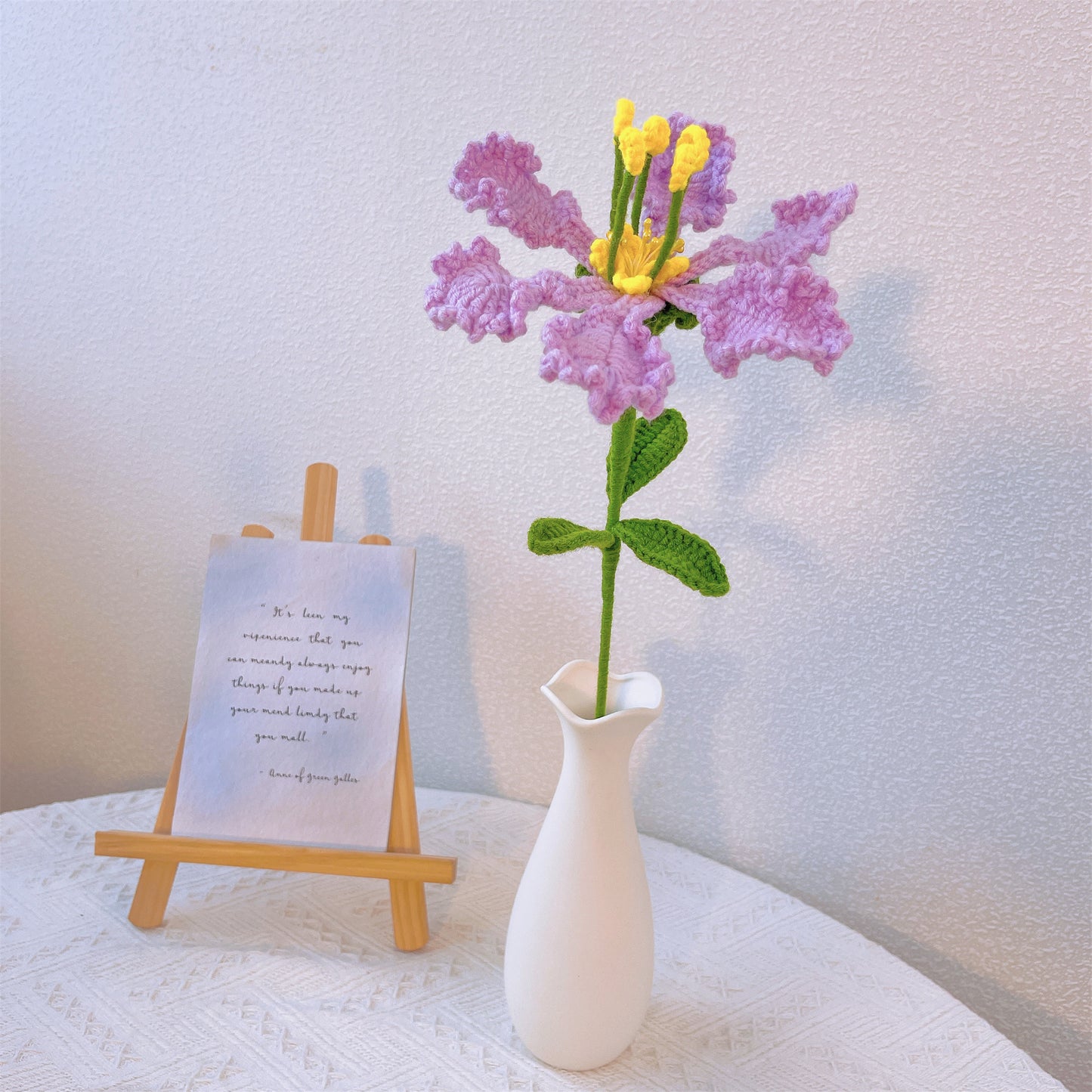 Encanto da Mirtilo-de-Crapa: Estaca de Flor de Mirtilo-de-Crapa Feita à Mão em Crochê para uma Decoração Colorida do Jardim