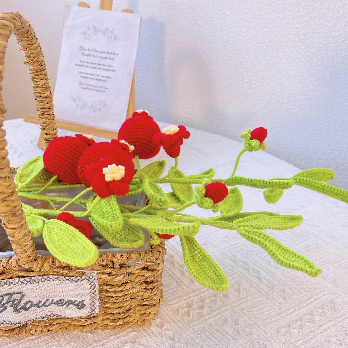 Juicy Delight: Estaca de Romãs de Crochê Artesanal para uma Decoração de Jardim Vibrante